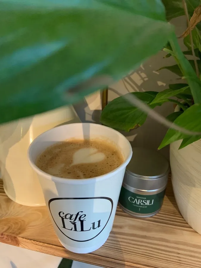 Tasse mit Café-LiLu-Logo
